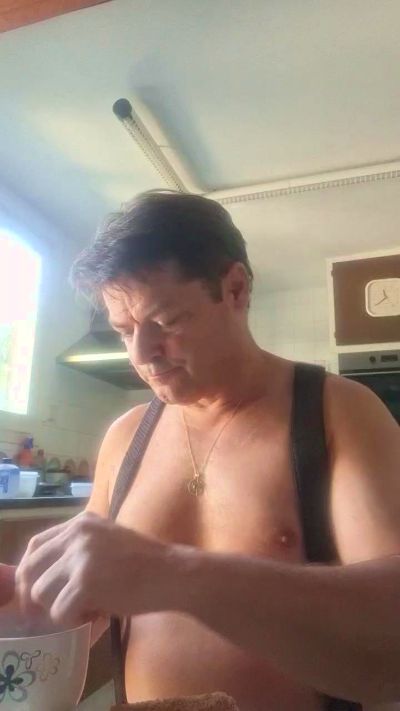 GuapetonBCN1966 live cam on Cam4