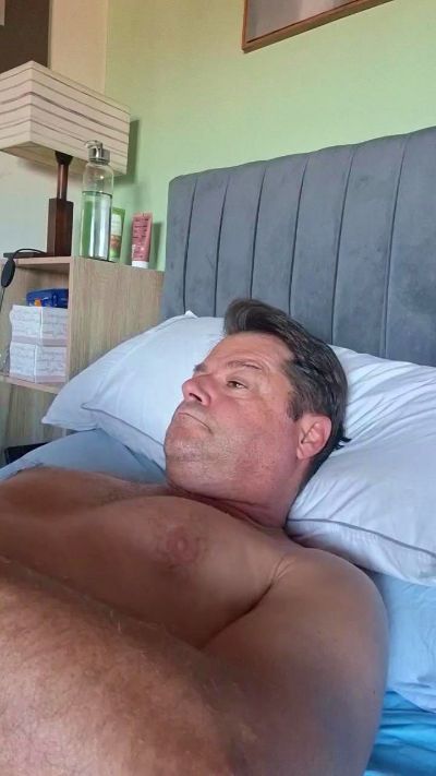 GuapetonBCN1966 live cam on Cam4