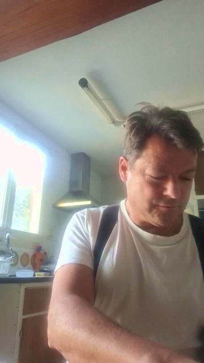 GuapetonBCN1966 live cam on Cam4
