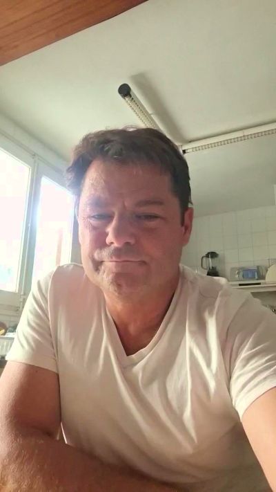 GuapetonBCN1966 live cam on Cam4