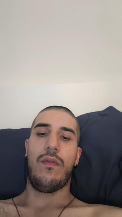 Gufetto99 live cam on Cam4