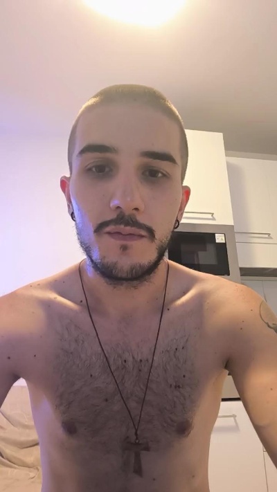 Gufetto99 live cam on Cam4