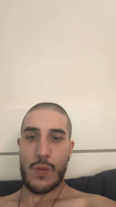 Gufetto99 live cam on Cam4