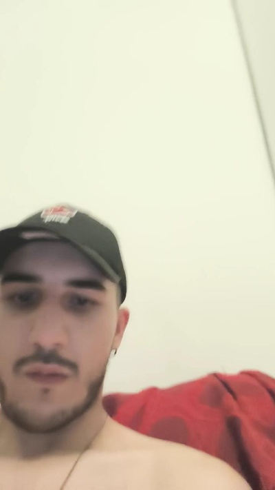 Gufetto99 live cam on Cam4