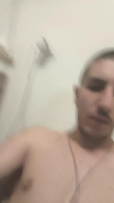 Gufetto99 live cam on Cam4
