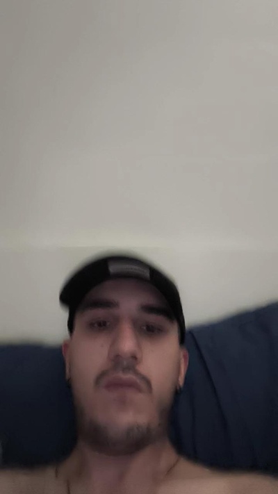 Gufetto99 live cam on Cam4