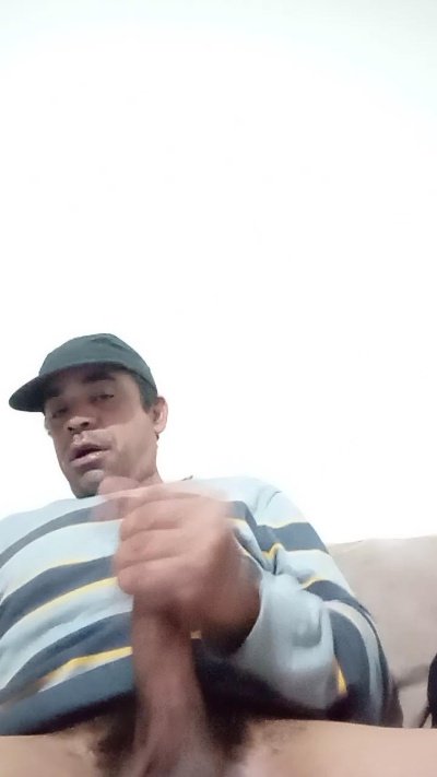 Gugupito86 live cam on Cam4