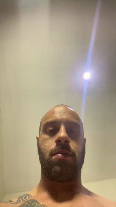 Guicasper1889 live cam on Cam4
