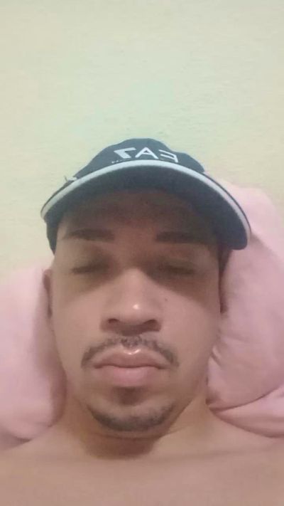 Guilhermeszl26 webcam hombre en vivo desde Brasil