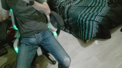 Guillaumetbm21 live cam on Cam4
