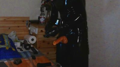 Gummikerl320 live cam on Cam4