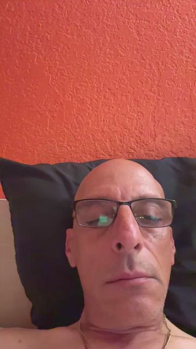 Gunta3 live cam on Cam4