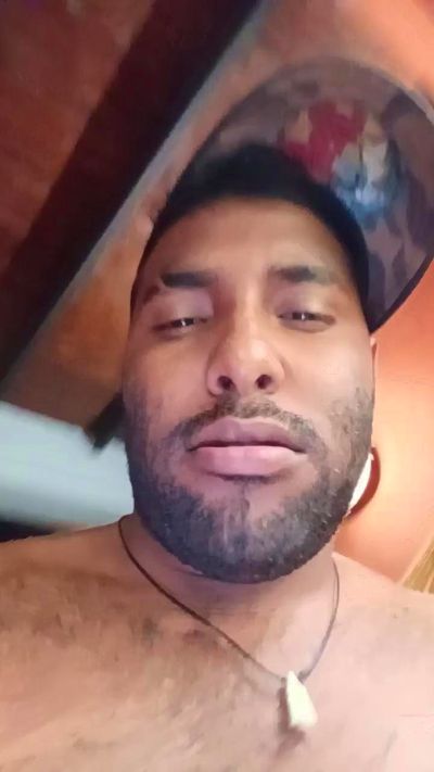GustavoMM live cam on Cam4