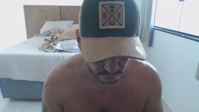 Guto_DF_Casais live cam on Cam4