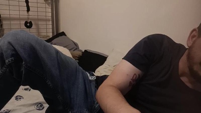 GutsXbsk live cam on Cam4