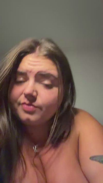 Gwen2 live webcam show
