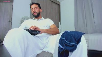 HAIRYBOYPEIN live cam on Cam4