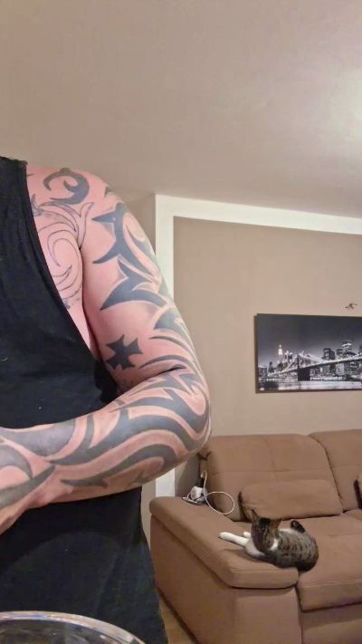 HAMC81CHIEMSEE live cam on Cam4