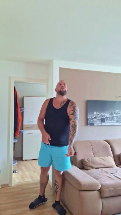 HAMC81CHIEMSEE live cam on Cam4