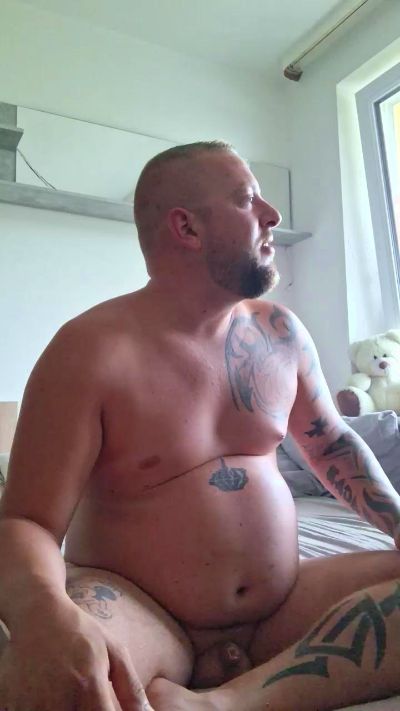 HAMC81CHIEMSEE live cam on Cam4