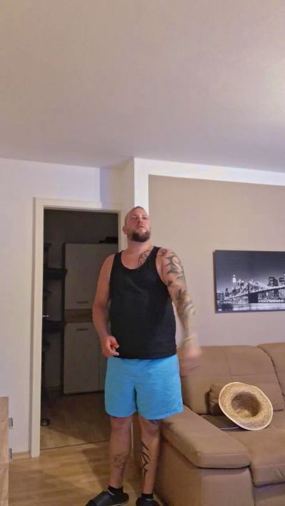 HAMC81CHIEMSEE live cam on Cam4