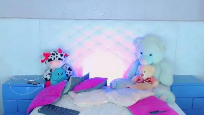 HANNA_QUEEN9 live cam on Cam4