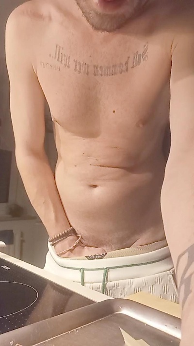 HECTOrr1r1 live cam on Cam4
