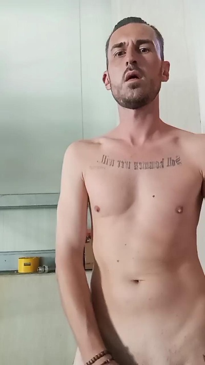 HECTOrr1r1 live cam on Cam4