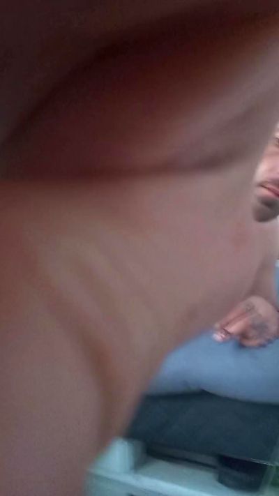 HECTOrr1r1 live cam on Cam4