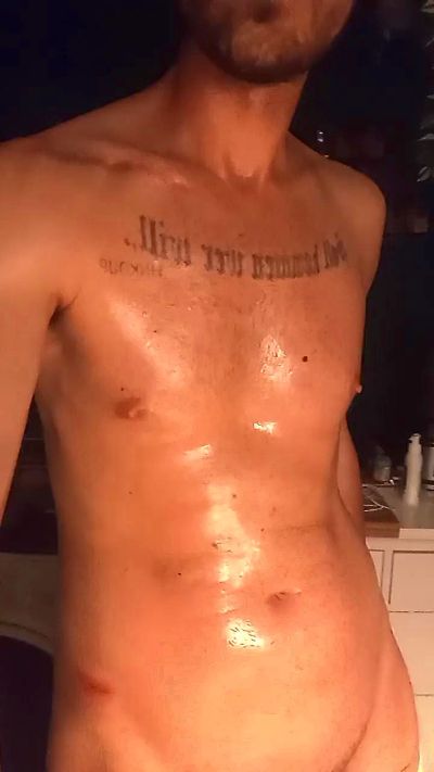 HECTOrr1r1 live cam on Cam4