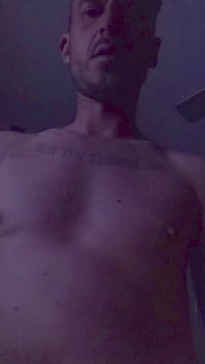 HECTOrr1r1 live cam on Cam4