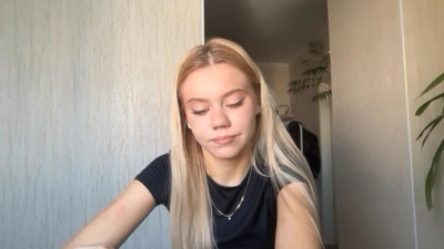 HaileyMillea live cam on Cam4