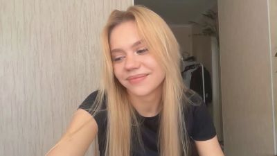 HaileyMillea live cam on Cam4