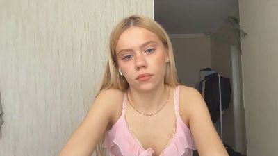 HaileyMillea live cam on Cam4