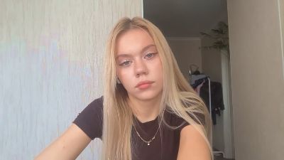 HaileyMillea live cam on Cam4