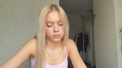 HaileyMillea live cam on Cam4