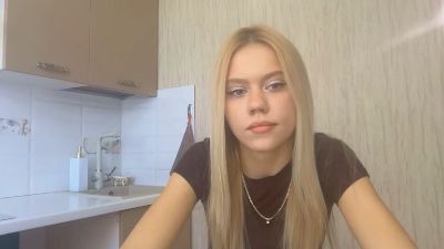 HaileyMillea live cam on Cam4