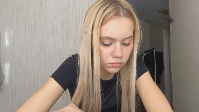 HaileyMillea live cam on Cam4
