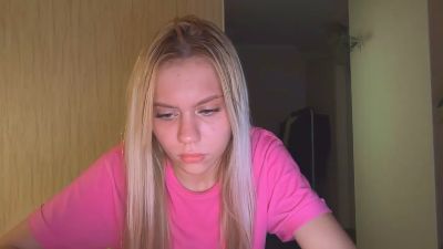 HaileyMillea live cam on Cam4