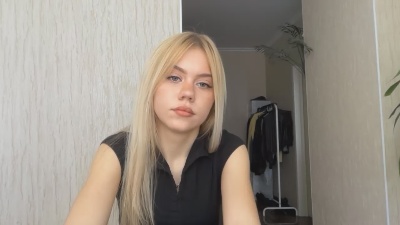 HaileyMillea live cam on Cam4