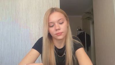 HaileyMillea live cam on Cam4