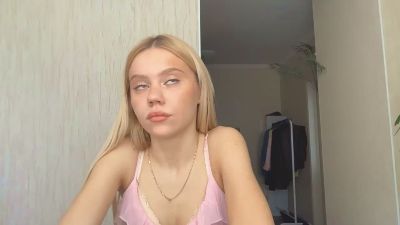 HaileyMillea live cam on Cam4