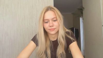 HaileyMillea live cam on Cam4