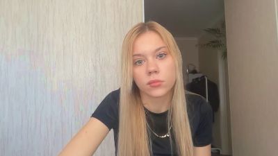 HaileyMillea live cam on Cam4
