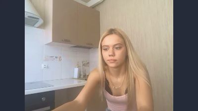 HaileyMillea live cam on Cam4