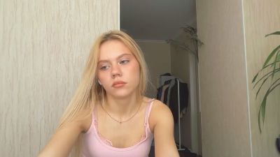HaileyMillea live cam on Cam4