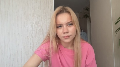 HaileyMillea live cam on Cam4