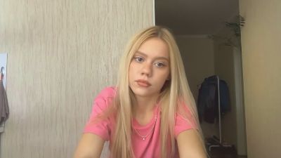 HaileyMillea live cam on Cam4