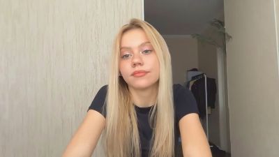 HaileyMillea live cam on Cam4