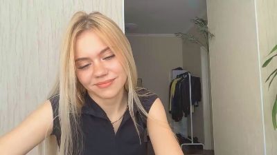 HaileyMillea live cam on Cam4